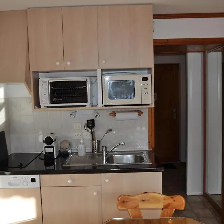 公寓 A Avec Balcon Et Parking - Fr-1-693-23 *